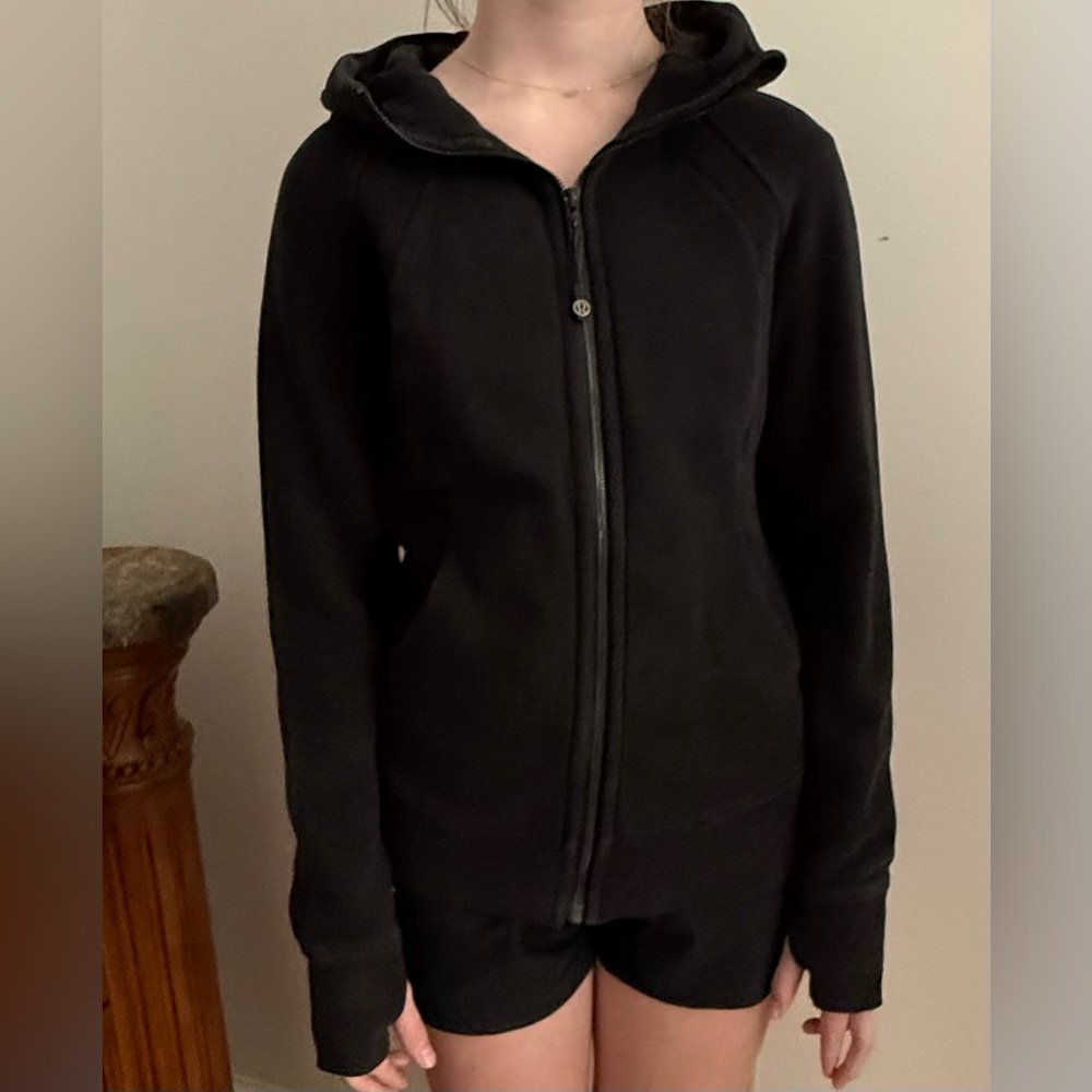 Lululemon Scuba Hoodie *Light Cotton Fleece
Black size 6 - Picture 3 of 9